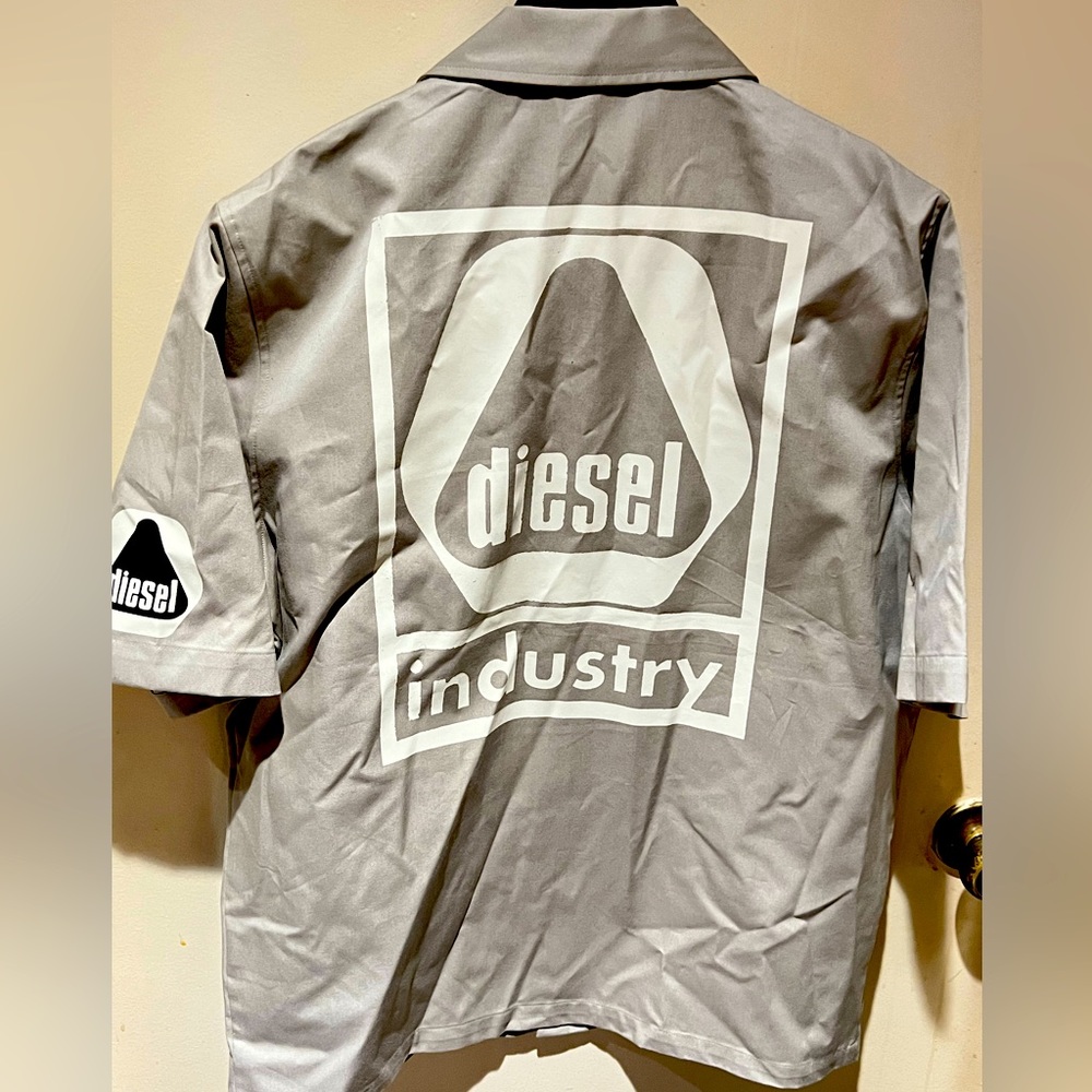 Diesel khaki logo Size 50 or xl???